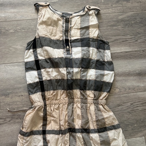 BURBERRY GIRL’s dress 9yrs - Picture 2 of 3